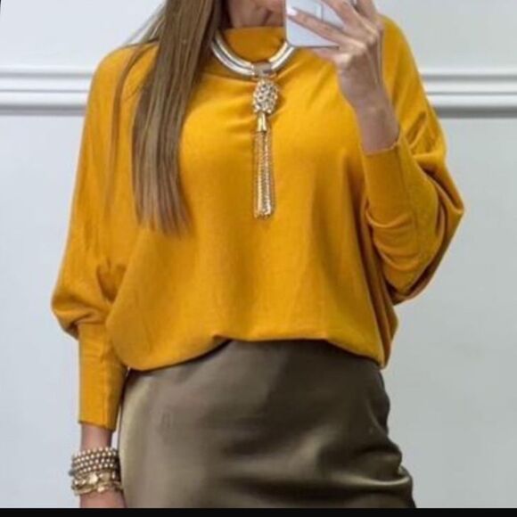 Women’s Sweater - Picture 3 of 5